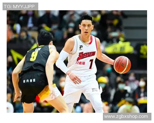 林书豪现身南京大学校园参加篮球互动活动,受到学生热情欢迎 林书豪现身南京大学校园参加篮球互动活动,受到学生热情欢迎